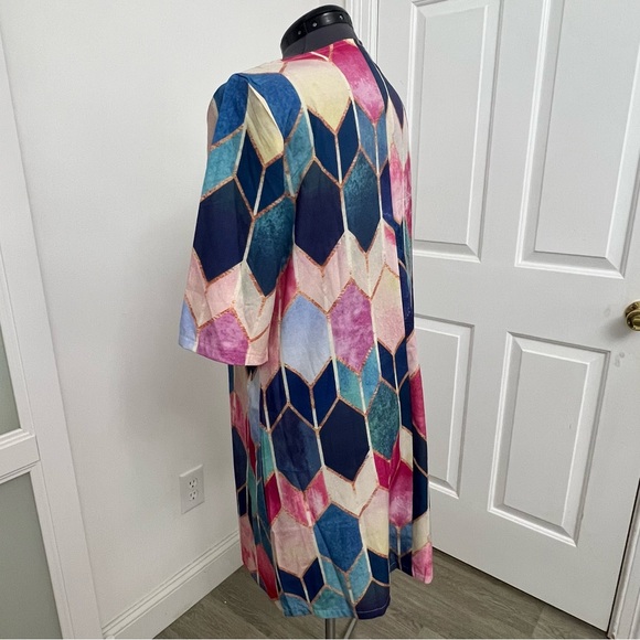 Colorful Geometric Pattern Top Size XL - Picture 4 of 8